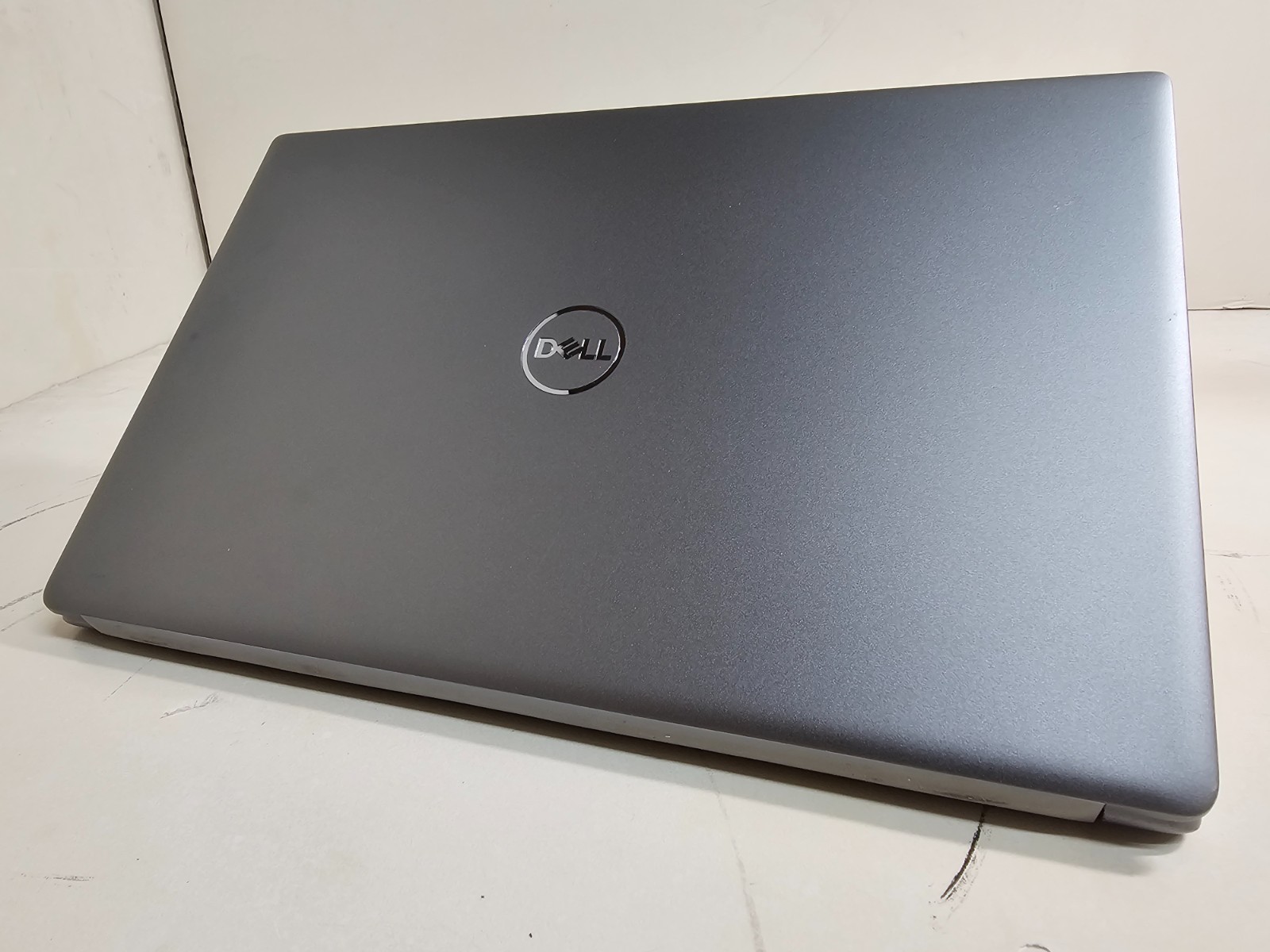Dell Latitude 3301 Laptop – 1.8 GHz i7-8565U 8GB 256GB SSD Wi-Fi Cam 13.3″ – SP2