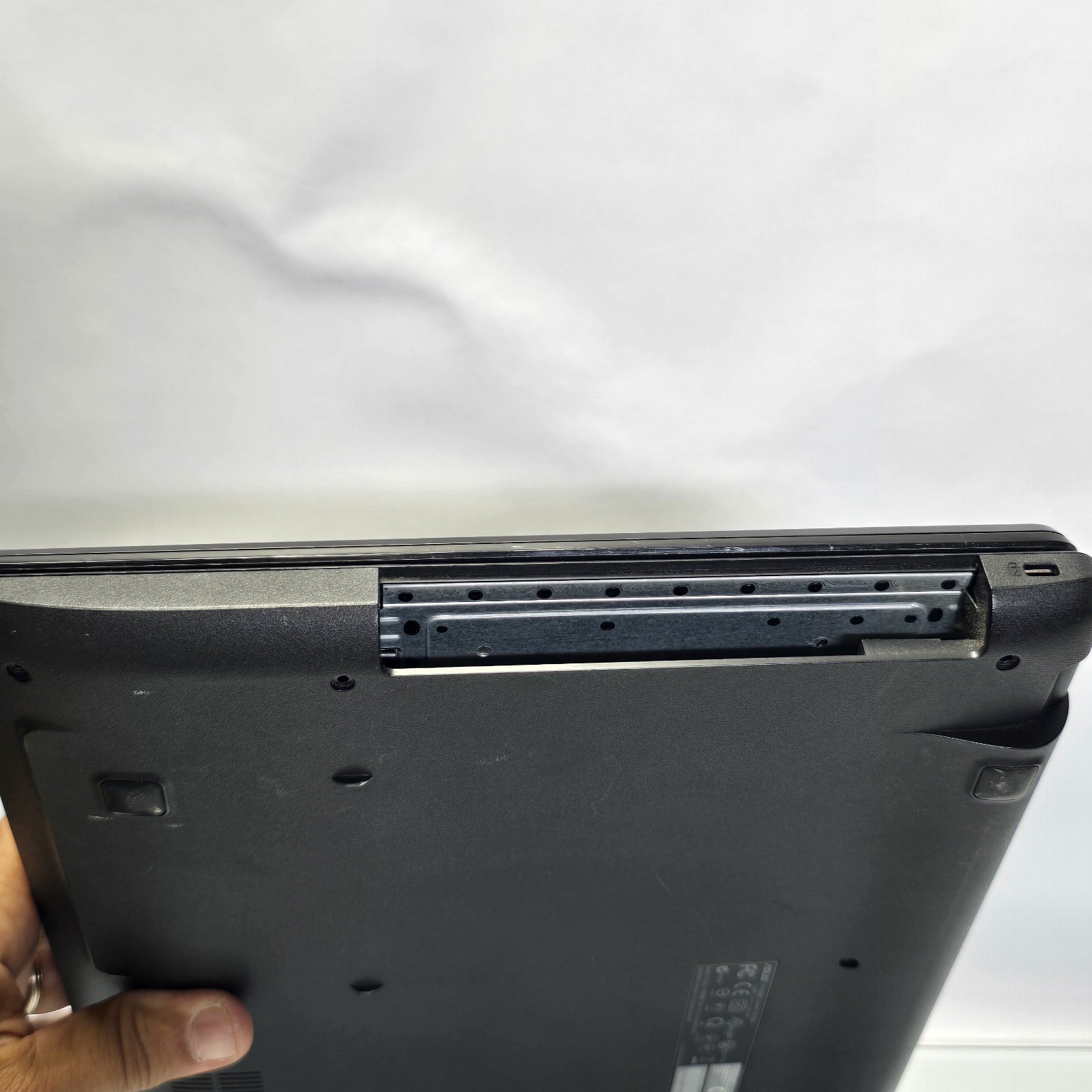ASUS D550C Laptop Parts Repair Motherboard Screen Only No RAM HDD Drive
