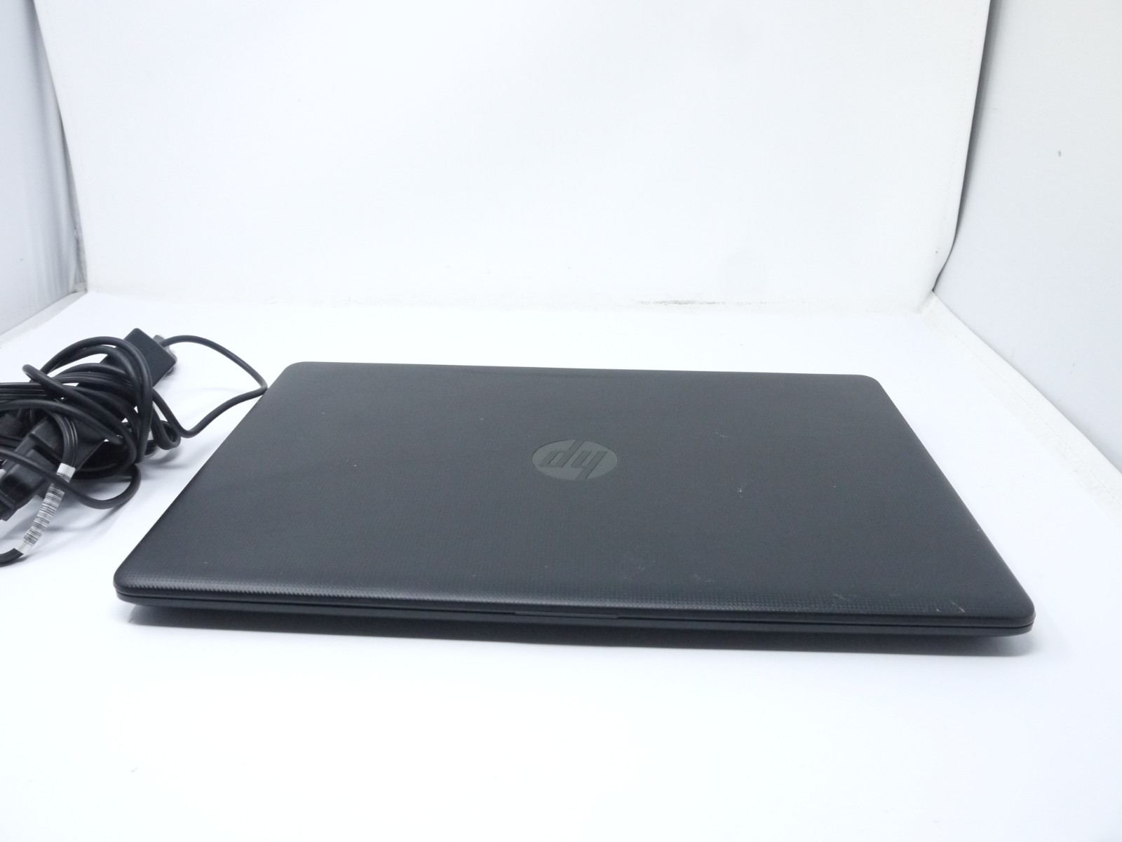 HP 15-bs289wm 15.6″ Laptop – Pentium Silver N5000 / 4GB / 1TB HDD / Win11
