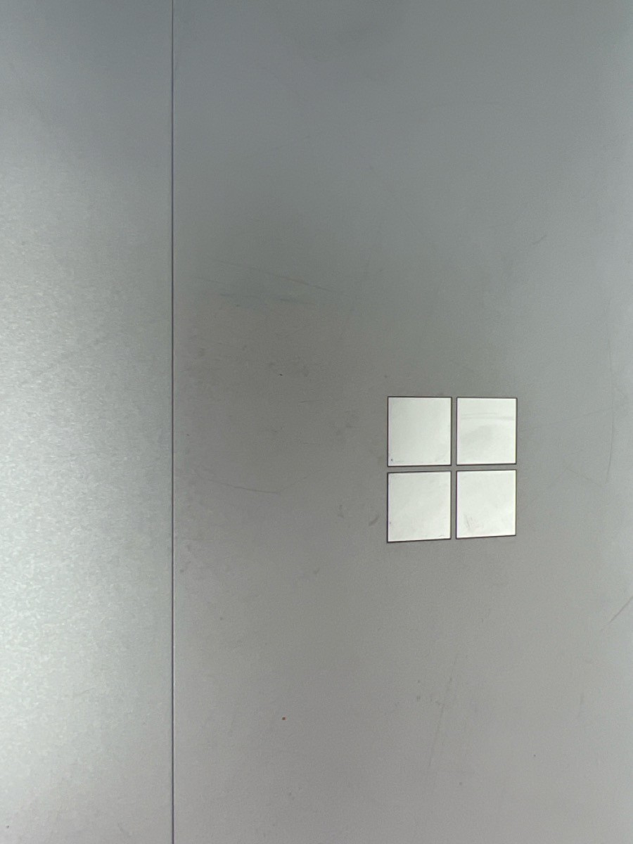 MICROSOFT SURFACE GO 3 (P24036276)