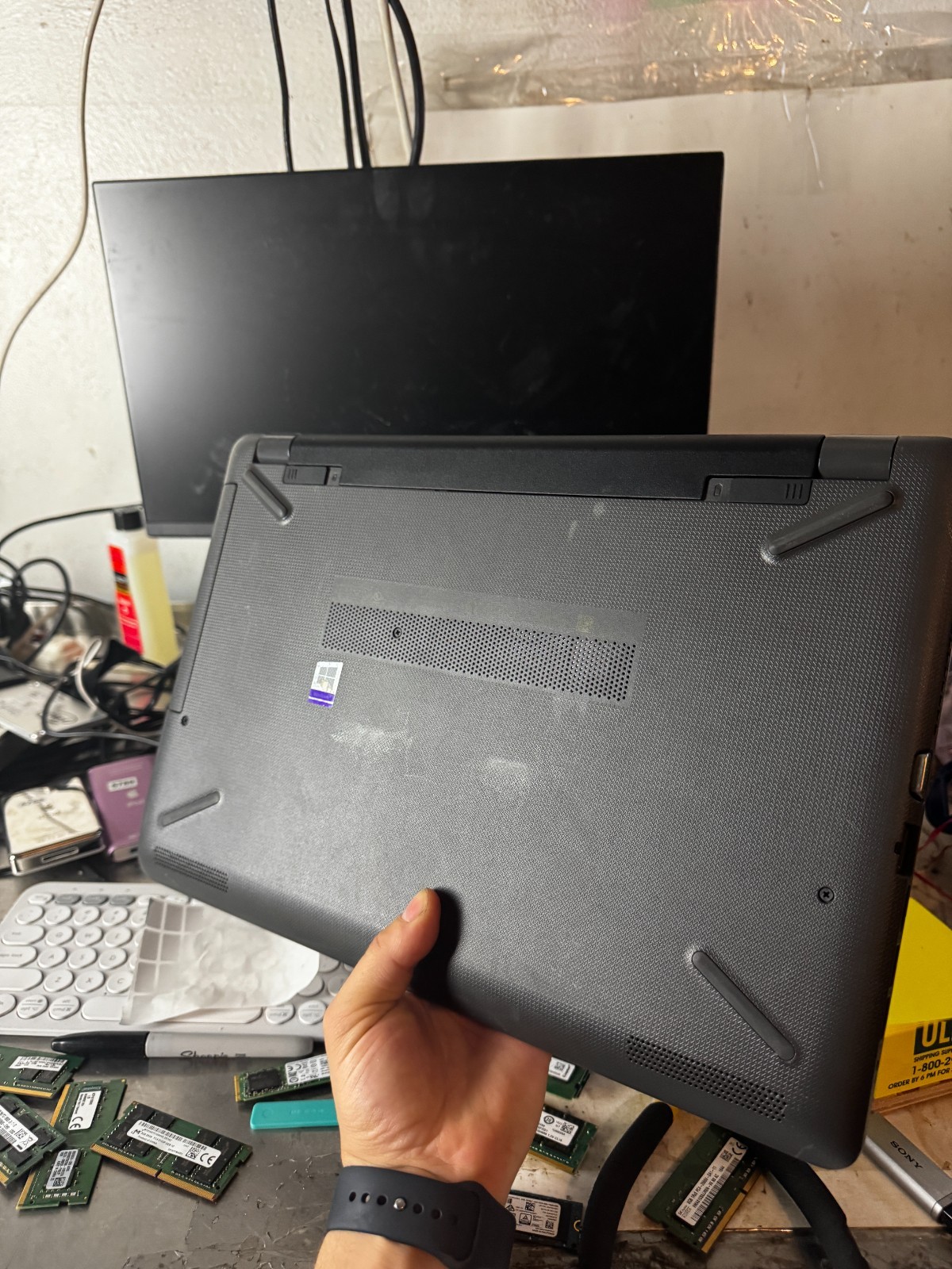 HP 255 G6 AMD E2-9000e Radeon R2 1TB HDD 8GB RAM Laptop Win11 Pro #5790