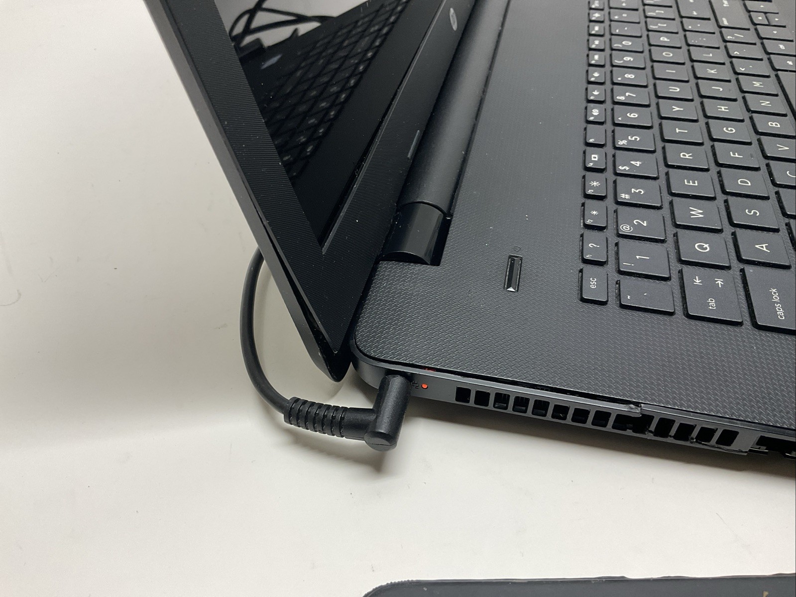 Laptop HP 17-Bs011dx CPU CORE I5-7200U 2.50GHZ HDD 500GB RAM 8GB Windows 11