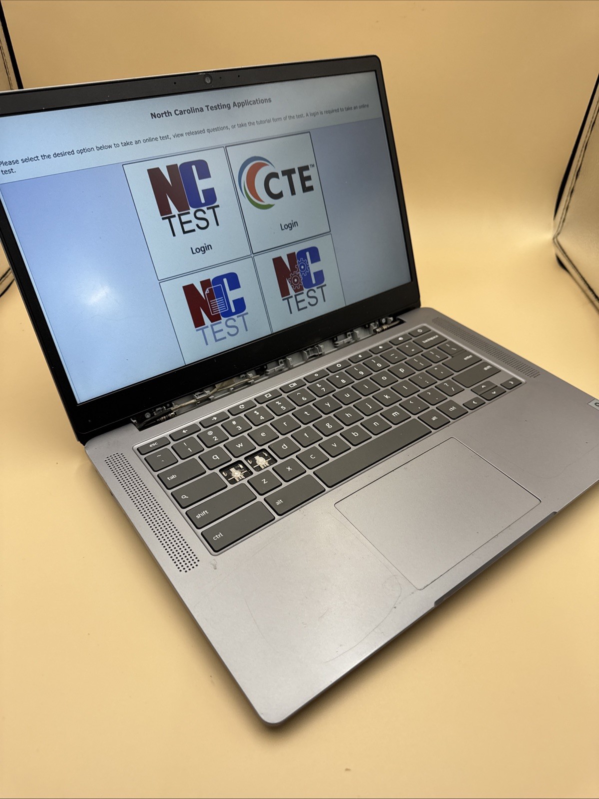 Lenovo IdeaPad 3 Chrome 14M836 14″ 64GB eMMC, MediaTek MT8183, 2.00 GHz *READ**