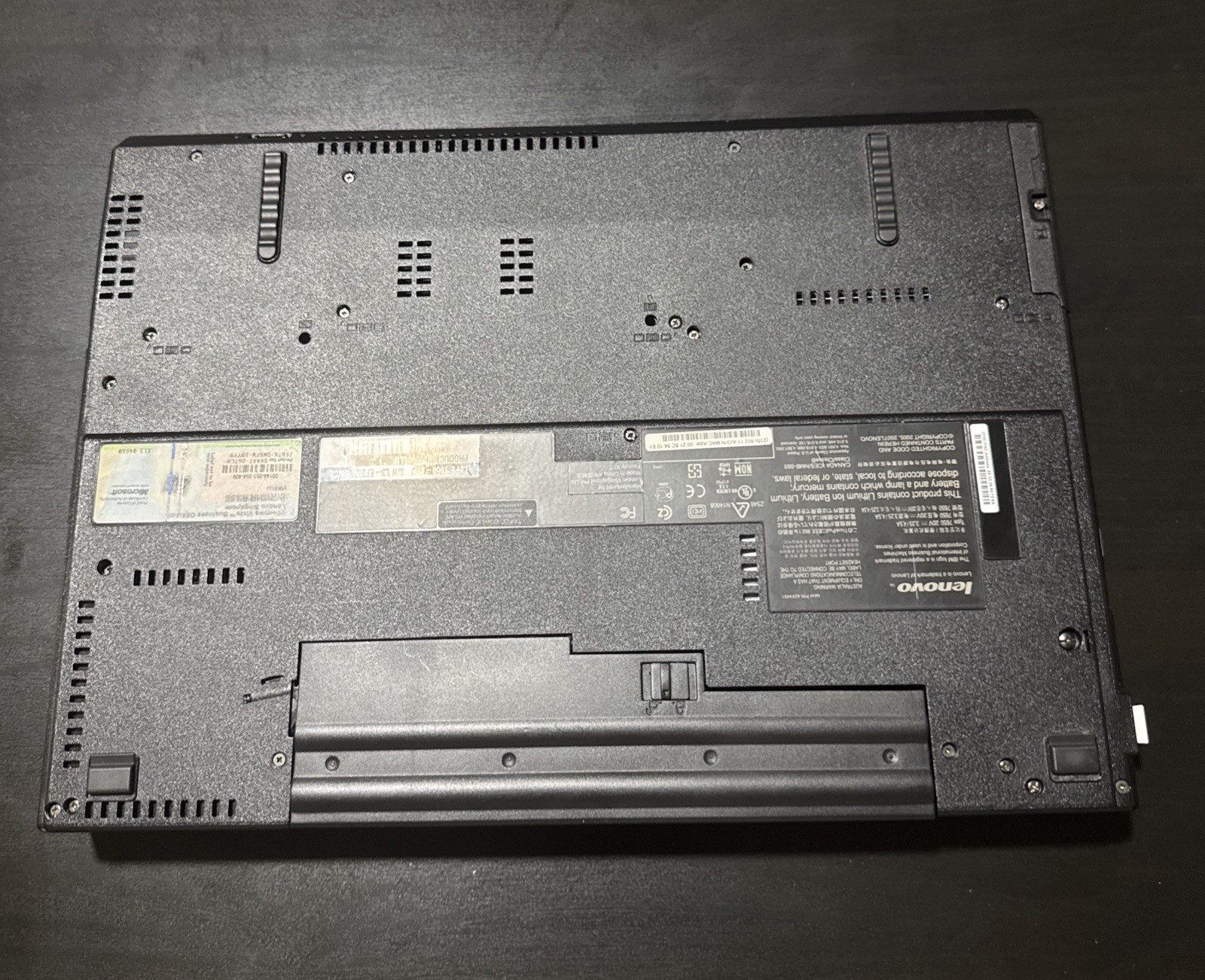 Lenovo ThinkPad R61i 15.4in. ( Intel Pentium) Laptop – POSTS | NO HDD