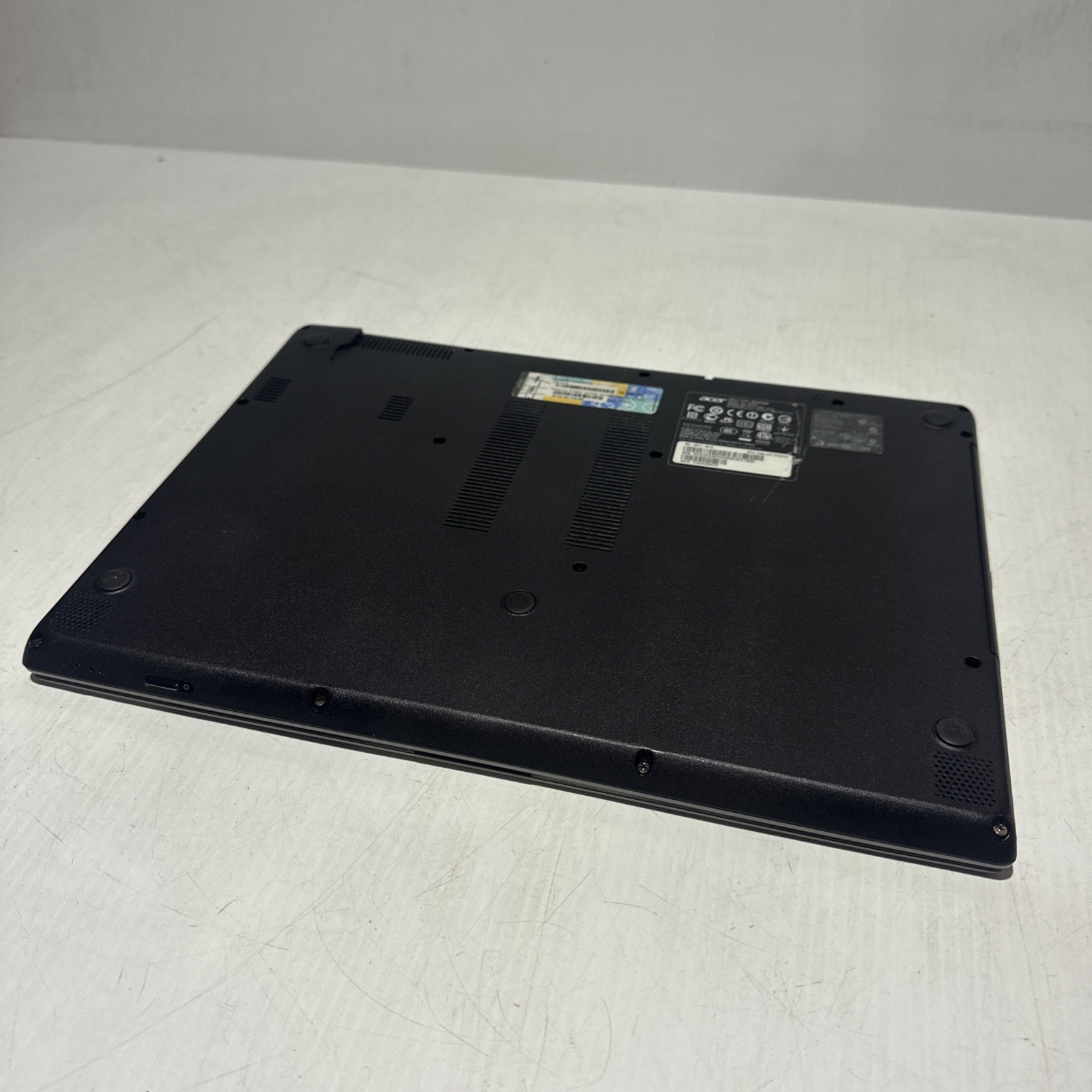 Acer Aspire M5-481T 15″ Laptop i3-3227U 4gb Ram No Drives Boots Bios No P/S