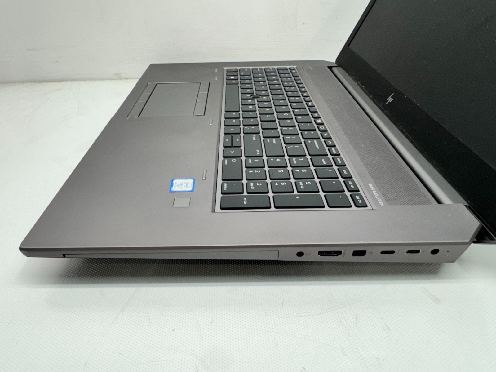 HP ZBook 17 G5 17.3″ FHD i7-8850H@2.6GHz 32GB RAM 256GB P2000 Win11 W/AC *READ*