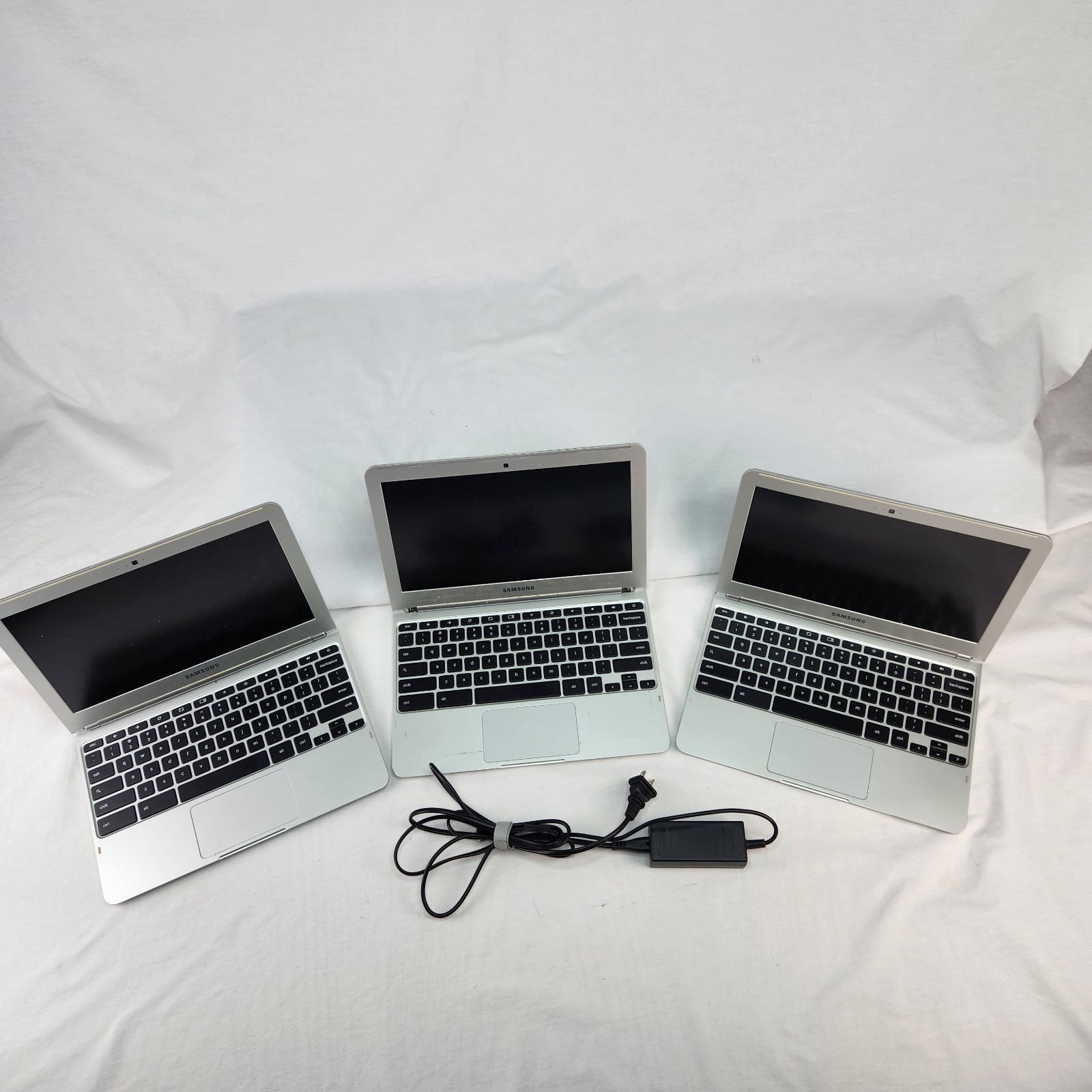 Lot of 3 Samsung Chromebooks XE303C12 11.6″ Unknown Specifications Please Read