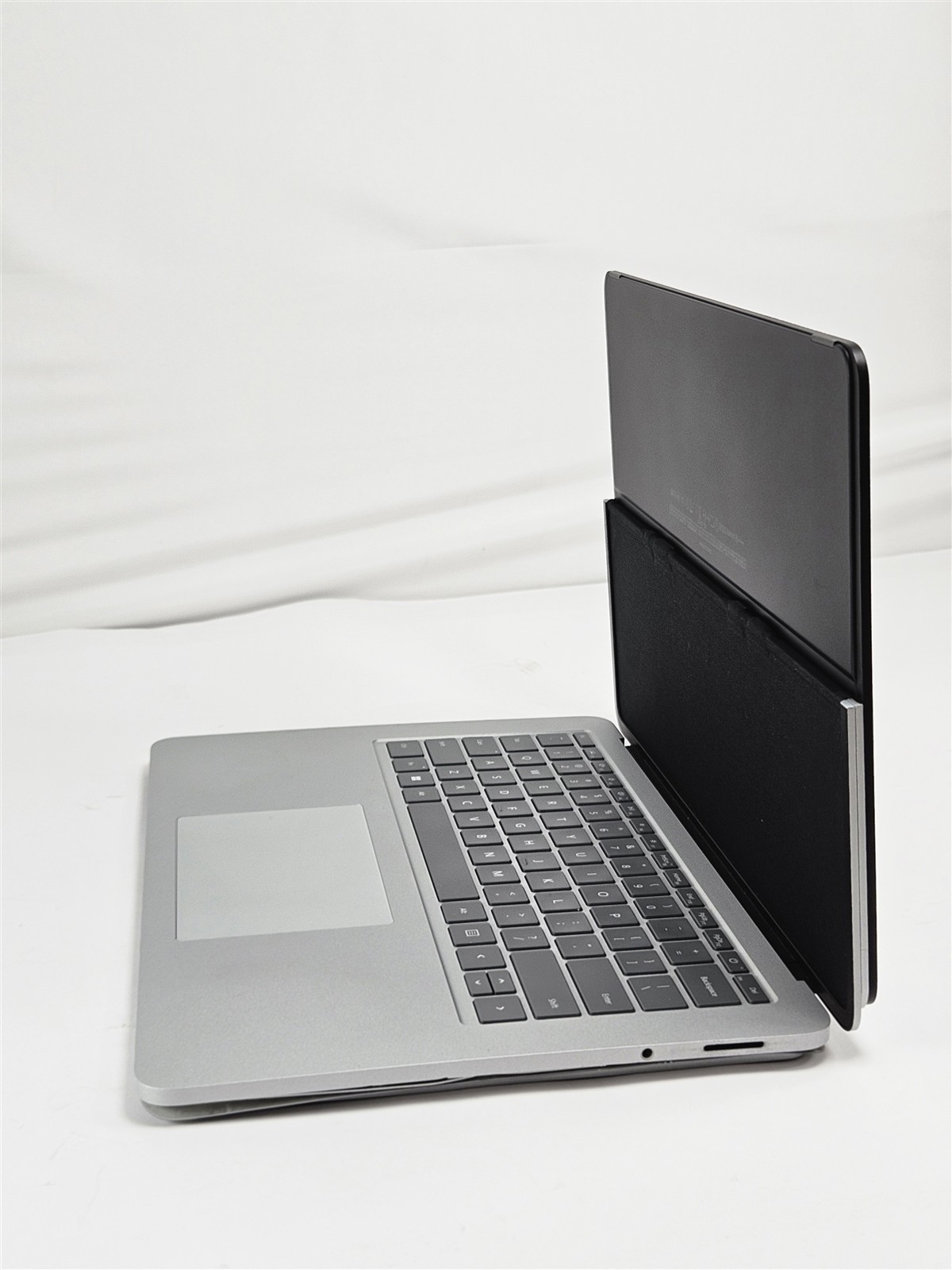 Microsoft 14.4″ Surface Laptop Studio 1964 i7-11370H 32GB RAM No SSD Platinum