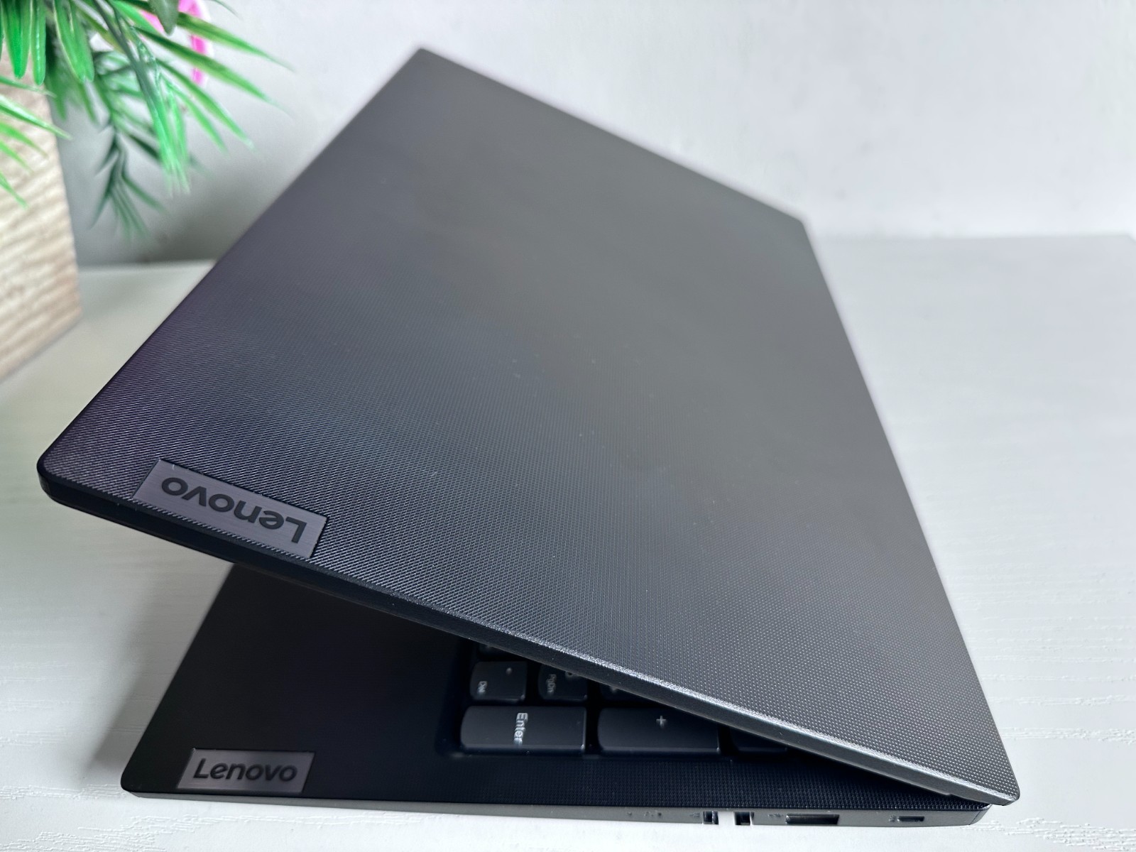 Lenovo V15 G4 IRU 15.6″ (1TB GB SSD, Intel Core i5 13th Gen., 13420H,24GB DDR4