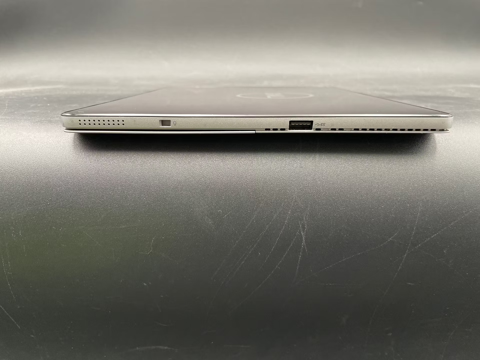 Dell Latitude 7210 Used 12.3″ (i5-10310U-16GB-256GB NVMe)