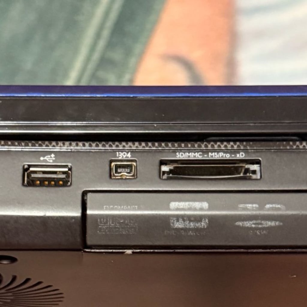 Dell XPS M1730 17-inch Gaming Laptop SLI Graphics Core 2 Duo