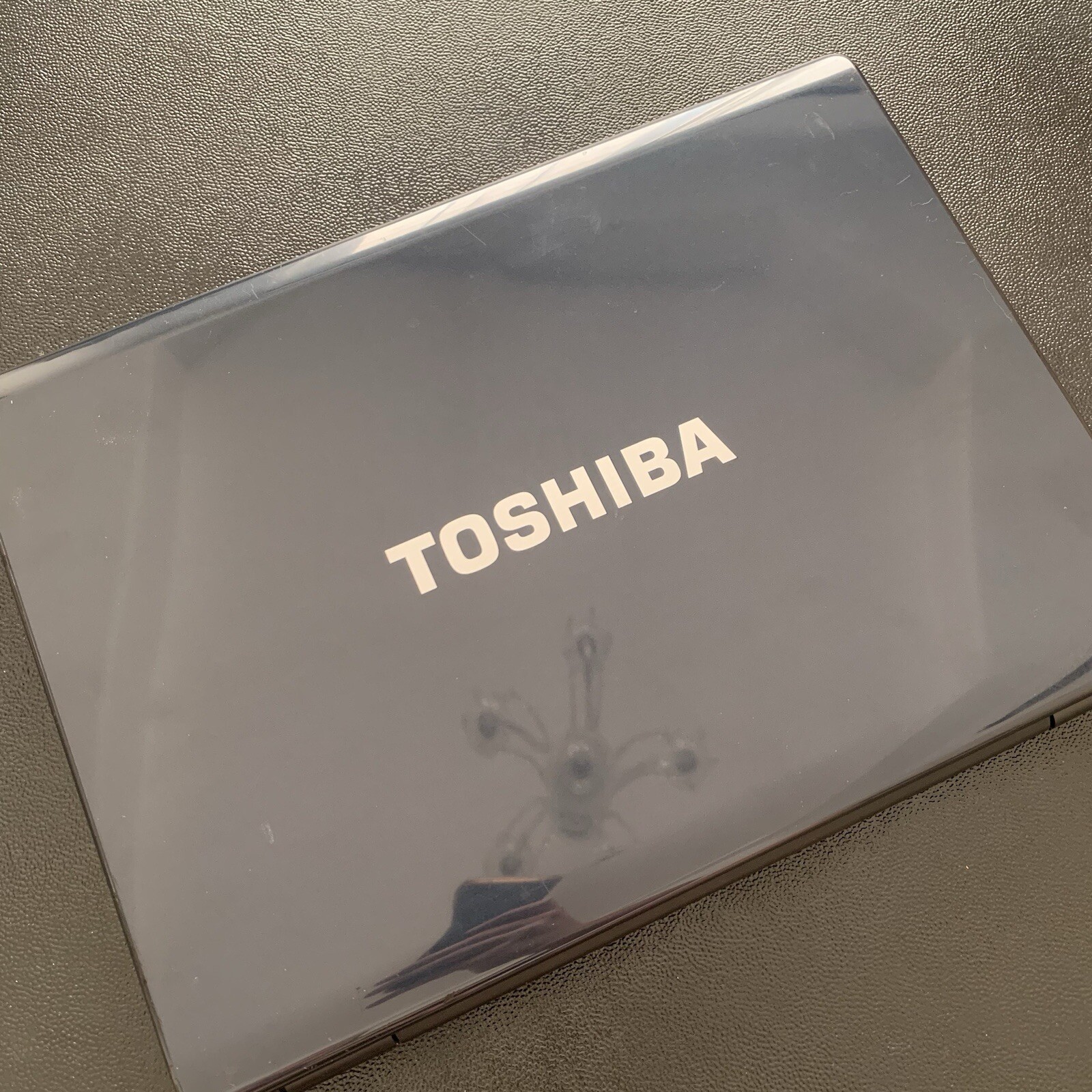 Toshiba Satellite Laptop PSLB8U-002003 Intel Pentium, RW DVD Burner, Untested.