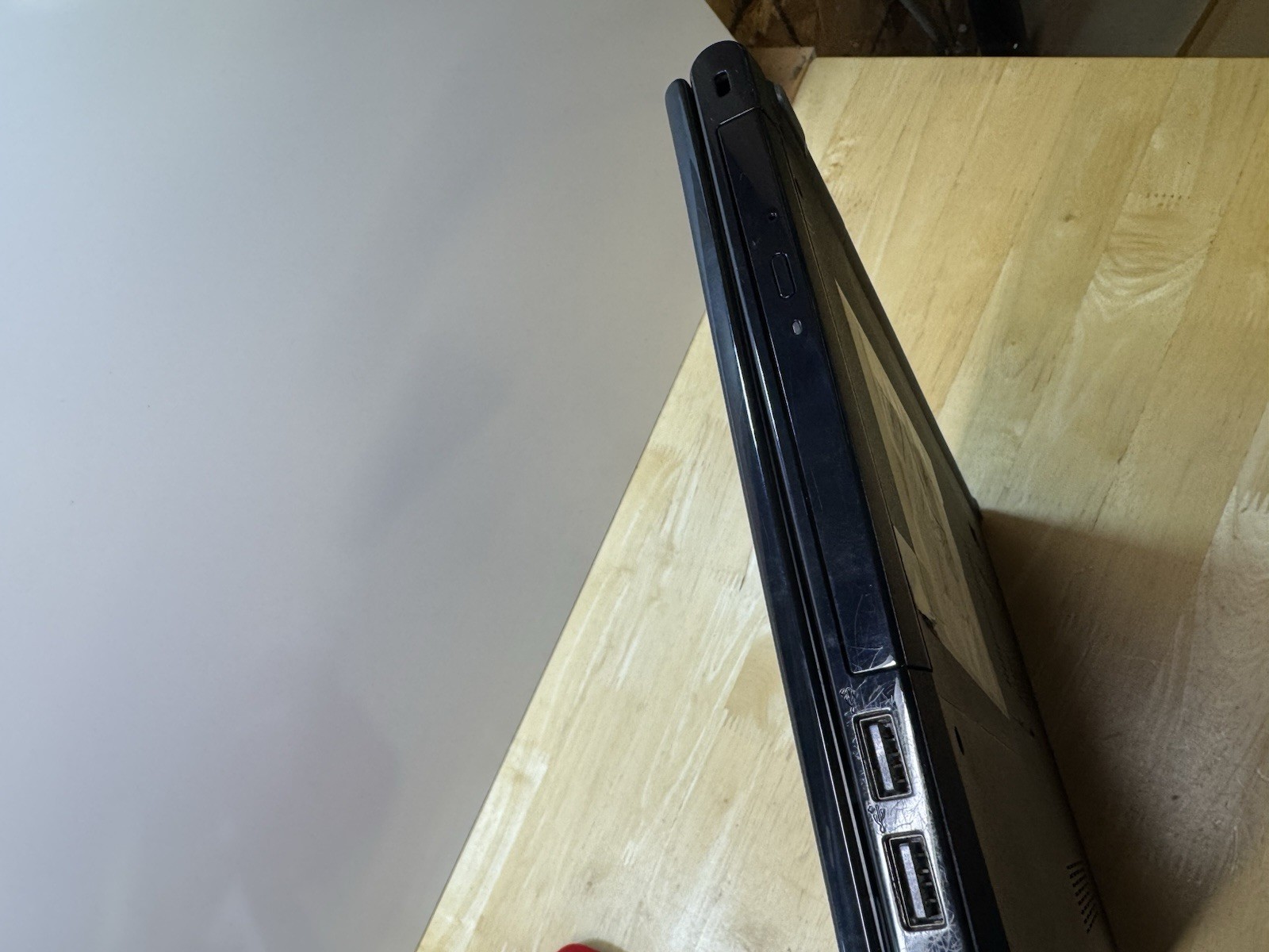 Dell laptop with a 7th Gen Intel Core i3 processor Untested (no Power Supply)