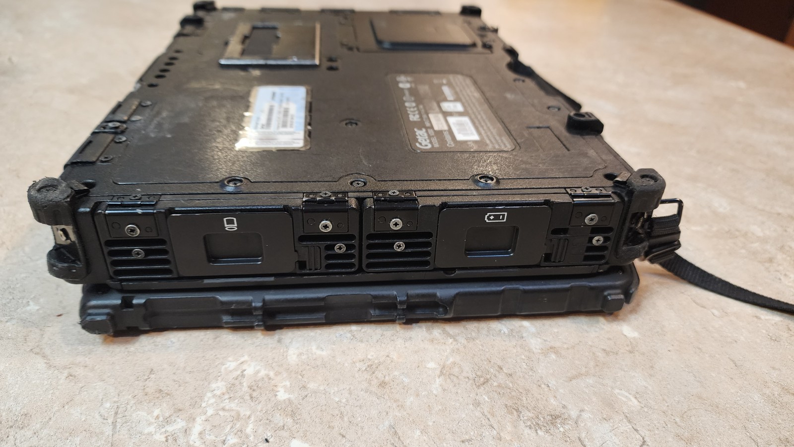 Rugged 2-in-1 Touch Getac V200-G2 Intel i7-3520M 16GB RAM Police Laptop