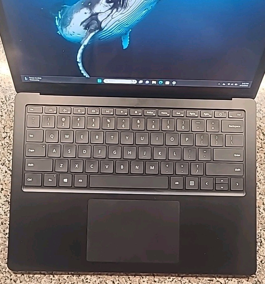 Microsoft Surface Laptop 3 1.2GHz i5-1035G7 8GB RAM 256GB SSD 13″ Win11P Touch