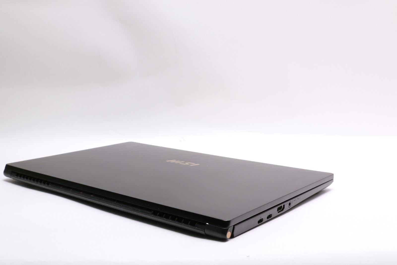 15″ MSI Summit E15 A11scst, i7-1185G7, 32GB, 1TB SSD, GTX 1650 Ti with Max-Q