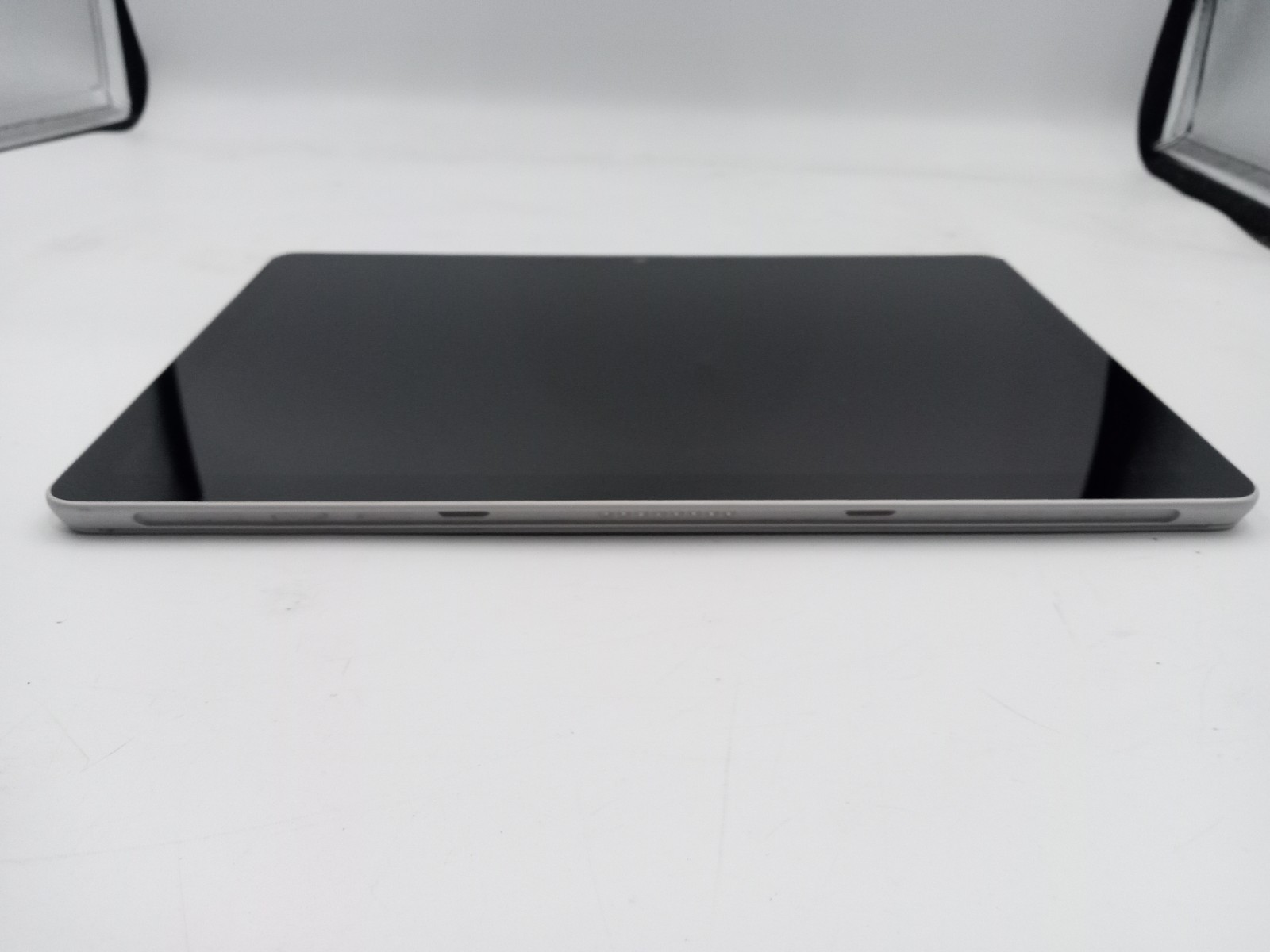 Microsoft Surface Go 3 10.5″ Touch i3-10100Y 8GB RAM 256GB SSD W11 -READ -RR