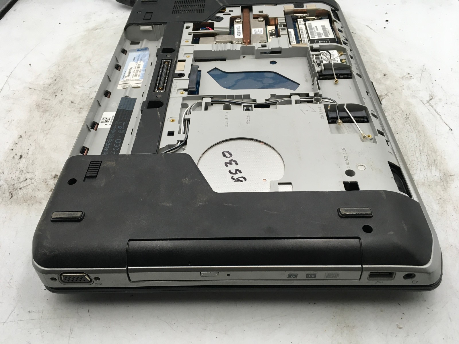 DELL LATITUDE E5530 – FOR PARTS/NO BOOT – INTEL I5 – NO RAM -READ DESCRIPTION-BB