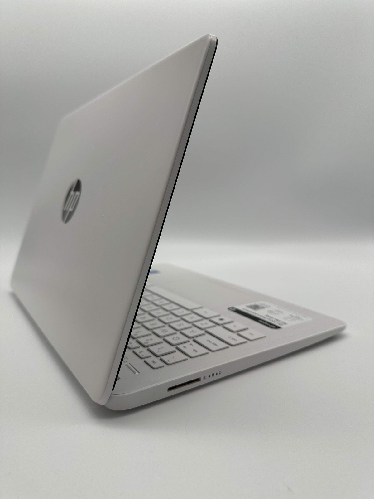 HP 14-dq0052dx 14-inch Laptop Intel Celeron 4GB 64GB White Used B