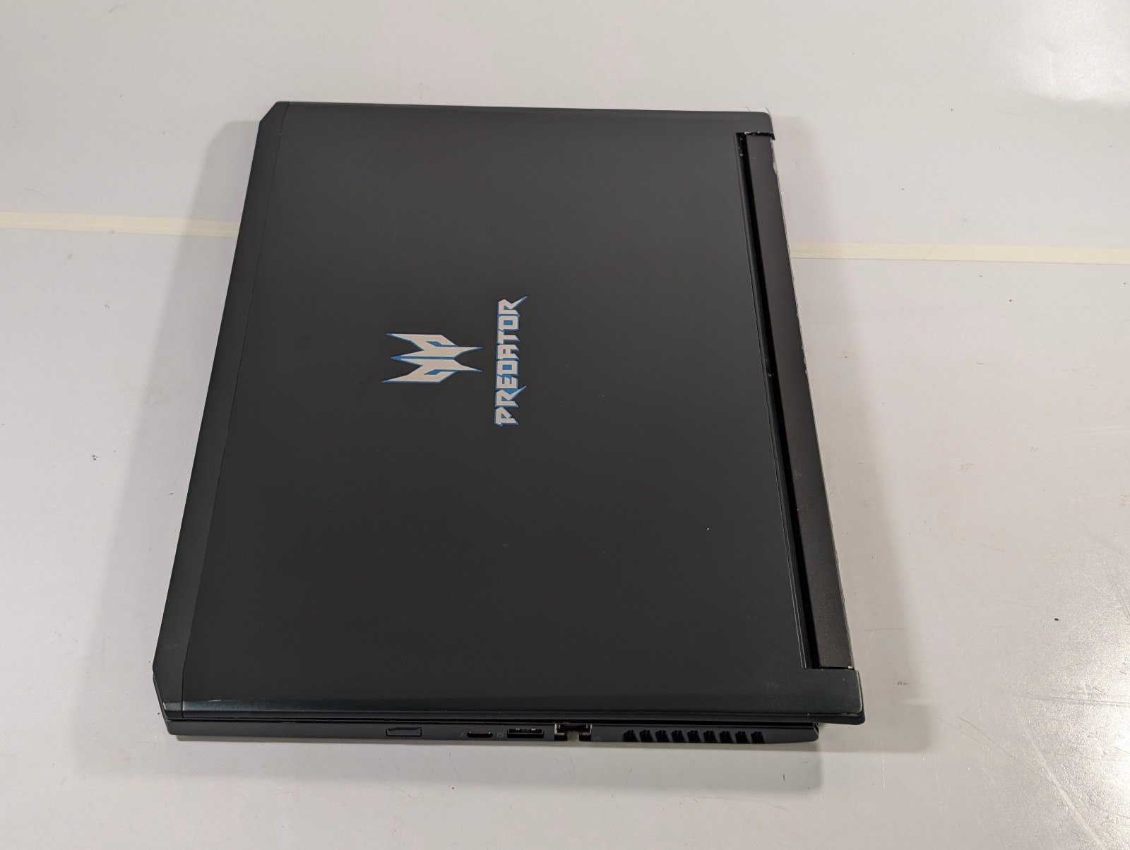 Acer Predator Triton 700 PT715-51 i7-7700HQ NO RAM NO HDD NO SSD NO OS; for part