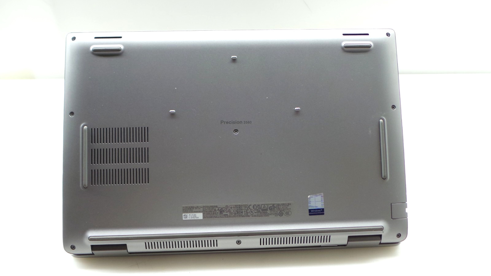 Dell Latitude 3560 15.6″ | i5-1145G7 2.60GHz | 16GB RAM 256GB NVMe | WIN 11 PRO