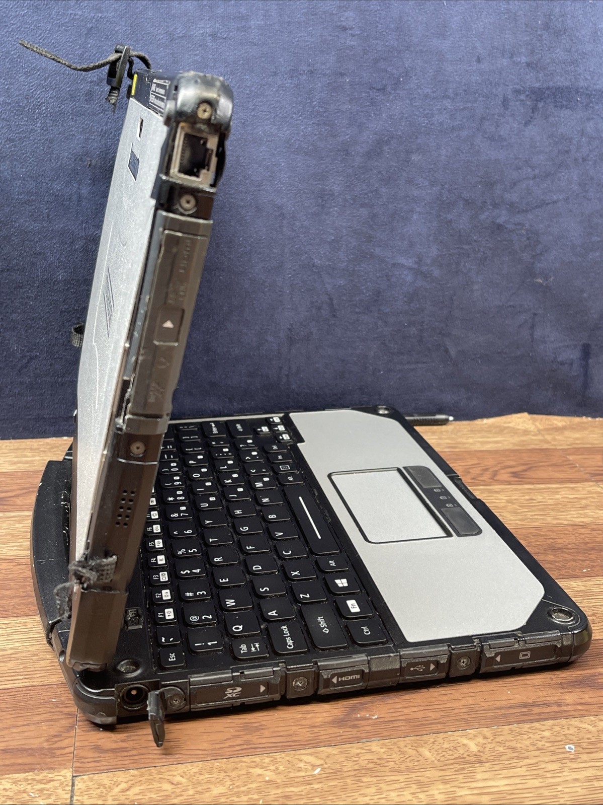 Panasonic Toughbook CF-20 Intel Core i5-7Y57 3.30 GHz 16GB RAM 256GB SSS NO OS