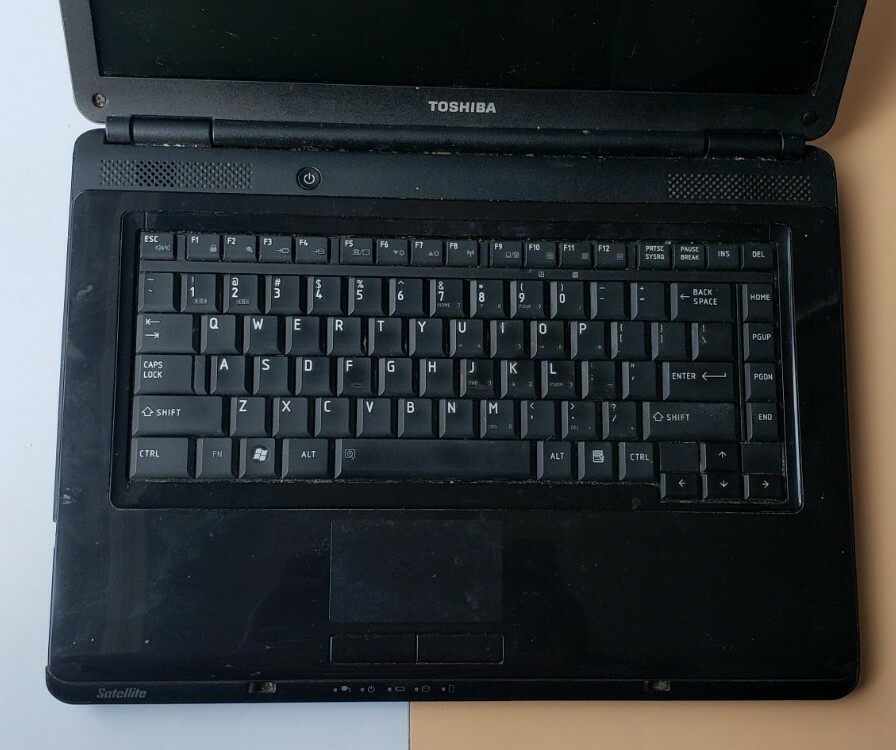 TOSHIBA SATELLITE L305-S5891 Intel Pentium Dual 2GB RAM 160GB HDD LINUX