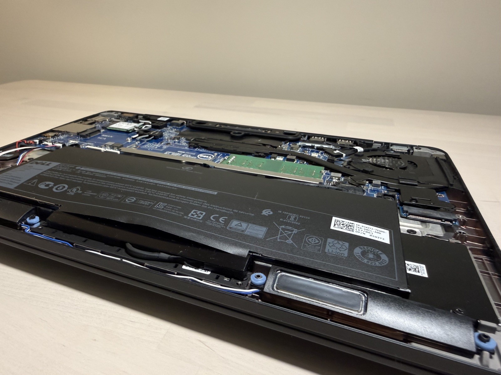 Dell Latitude E7470 Laptop Intel i7 6th Gen No HD/OS/AC Adapter- Swollen Battery
