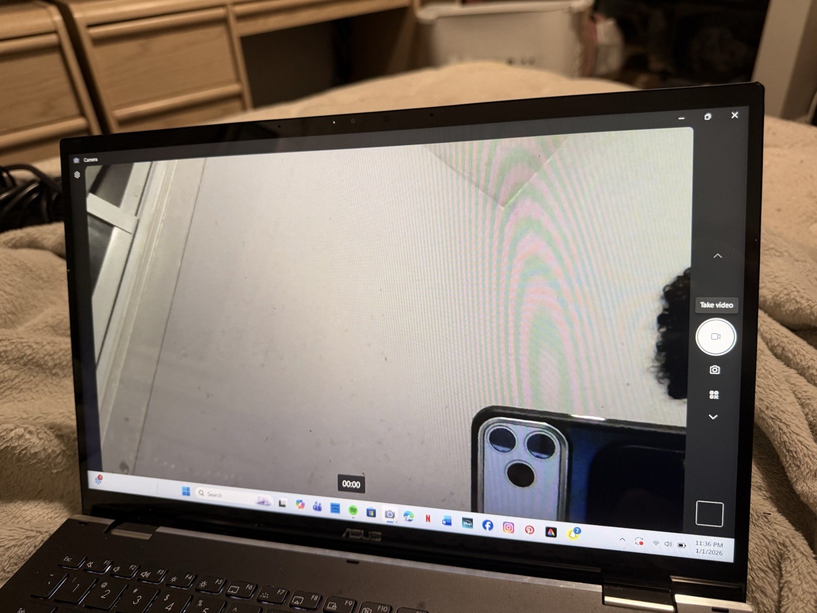 Asus Zenbook Flip 15 Q528E I7 @ 2.8 GHz (11th gen) 16GB RAM 512GB SSD WIN 11