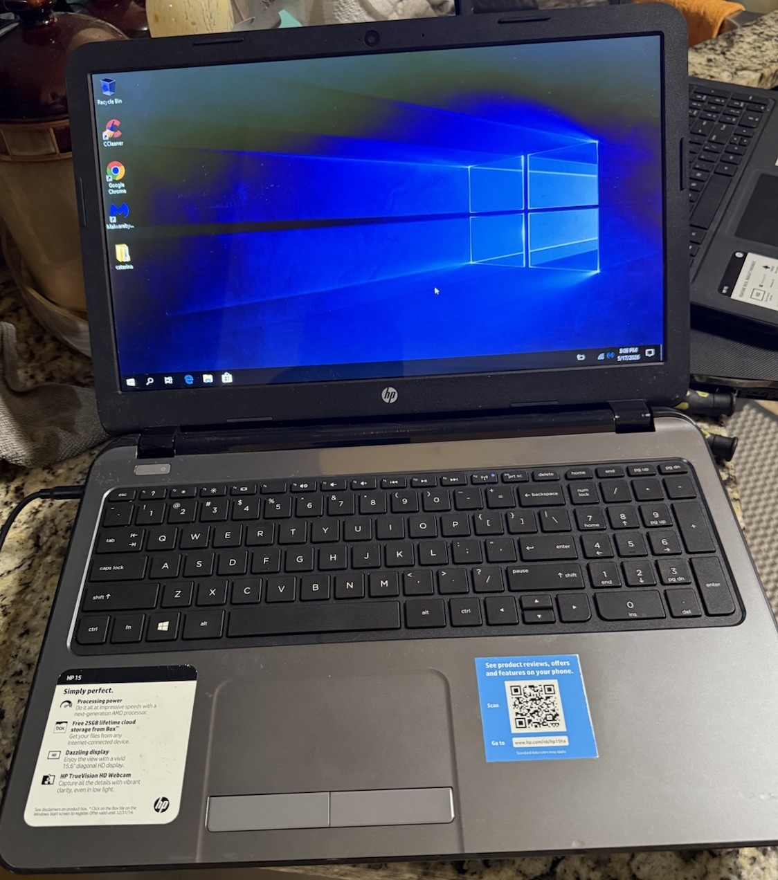 HP 15 Laptop 15-g019wm 4GB ram 128 GB SSD window home edition installed