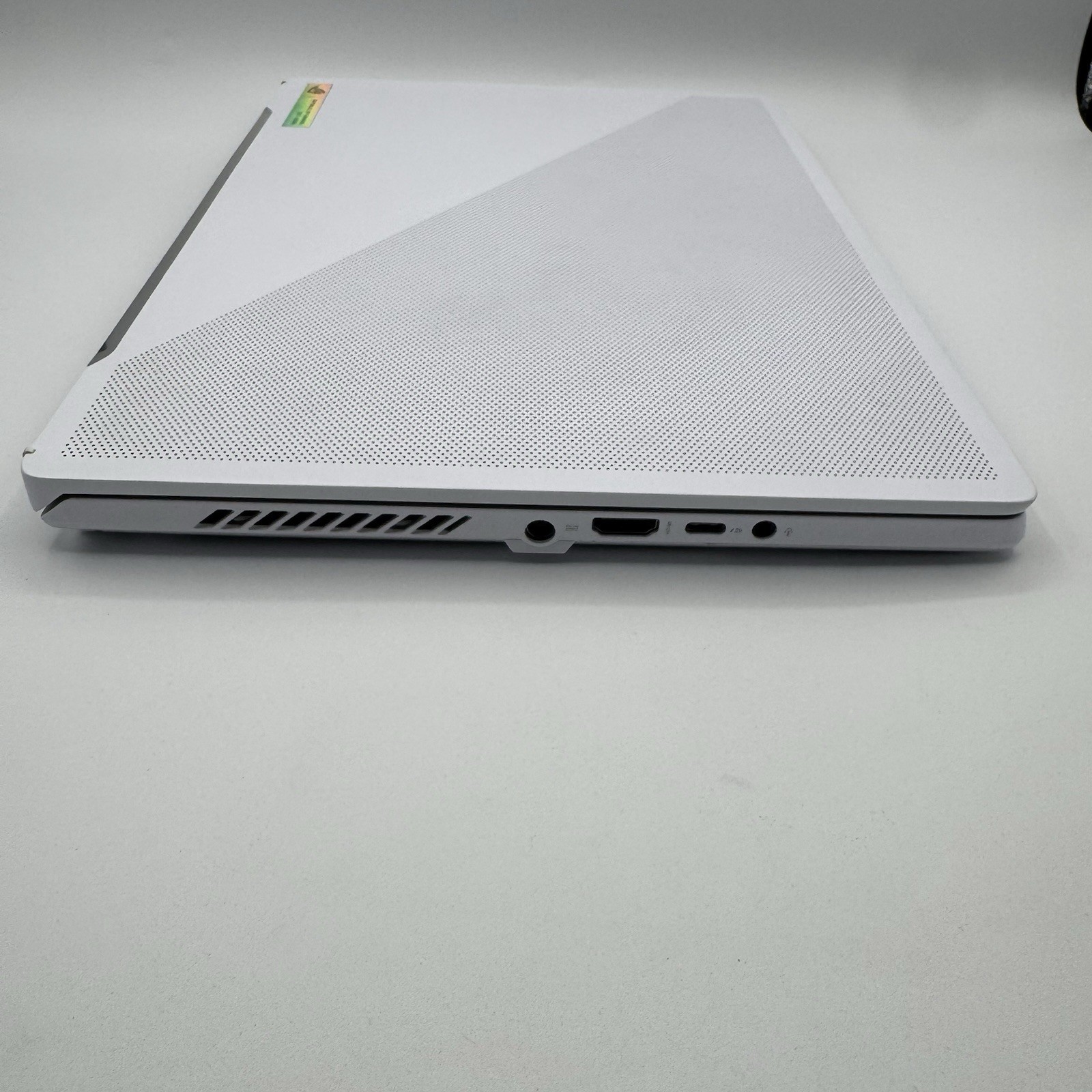 Asus ROG Zephyrus G14 GA402X (2023) Ryzen 9 7940HS – 16GB – 2TB – RTX 4060
