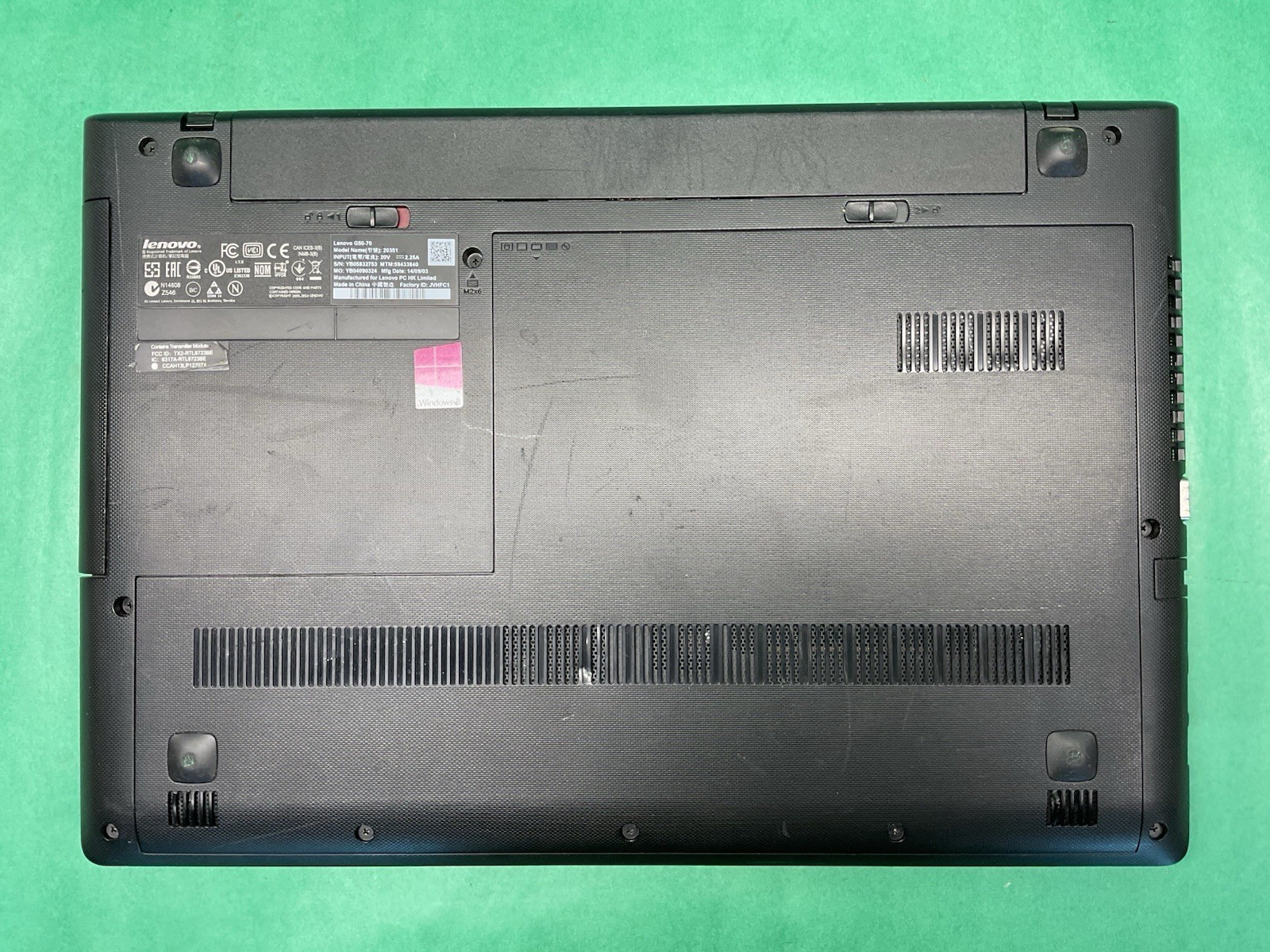 LENOVO G50-70 15.6” – Broken Screen Powers On – NO HARD DRIVE- Untested