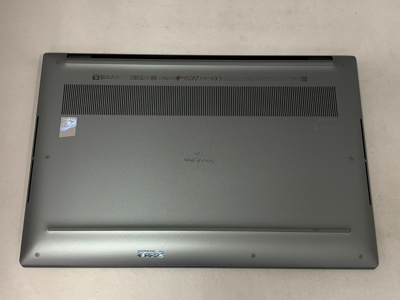 Dell Precision 5570 15.6″ UHD+ Touch i7-12800H 32GB 512GB NVMe NVIDIA RTX A2000