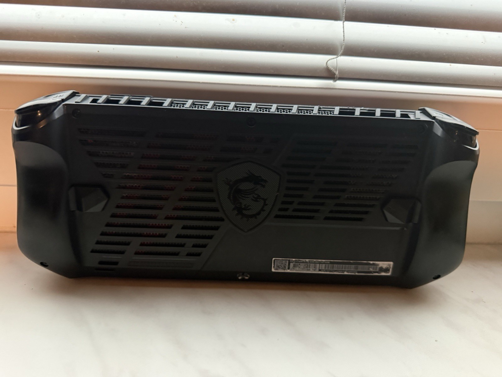 MSI Claw A1M PC Gaming Handheld Intel Core Ultra 5-135H 7″ 120Hz 16GB RAM 512GB