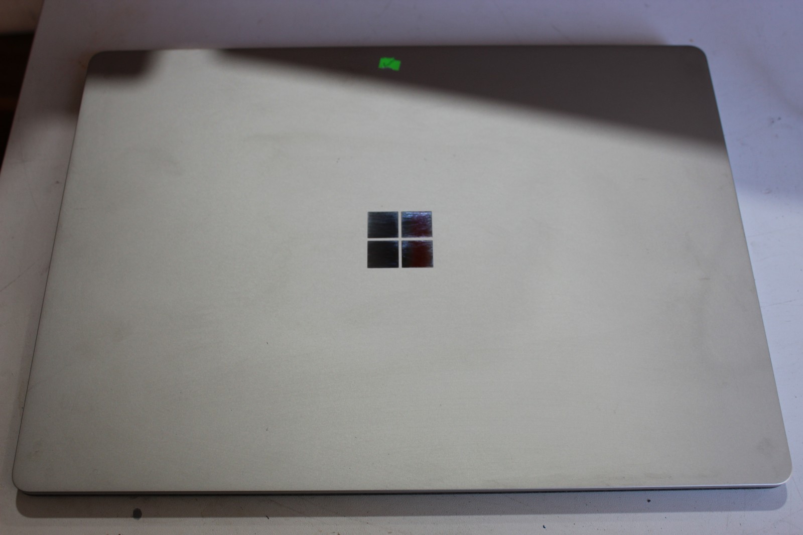 Microsoft Surface 1769 1st Gen Laptop 1769 13.5″ i7-7660U 2.5GHz 16GB RAM 512GB