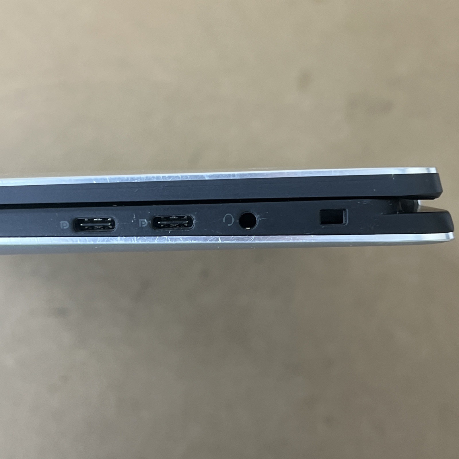 Dell XPS 15 9575 2-in-1 4k i7-8705G 3.1GHz 16GB RAM 256GB SSD – Good *Read Desc*
