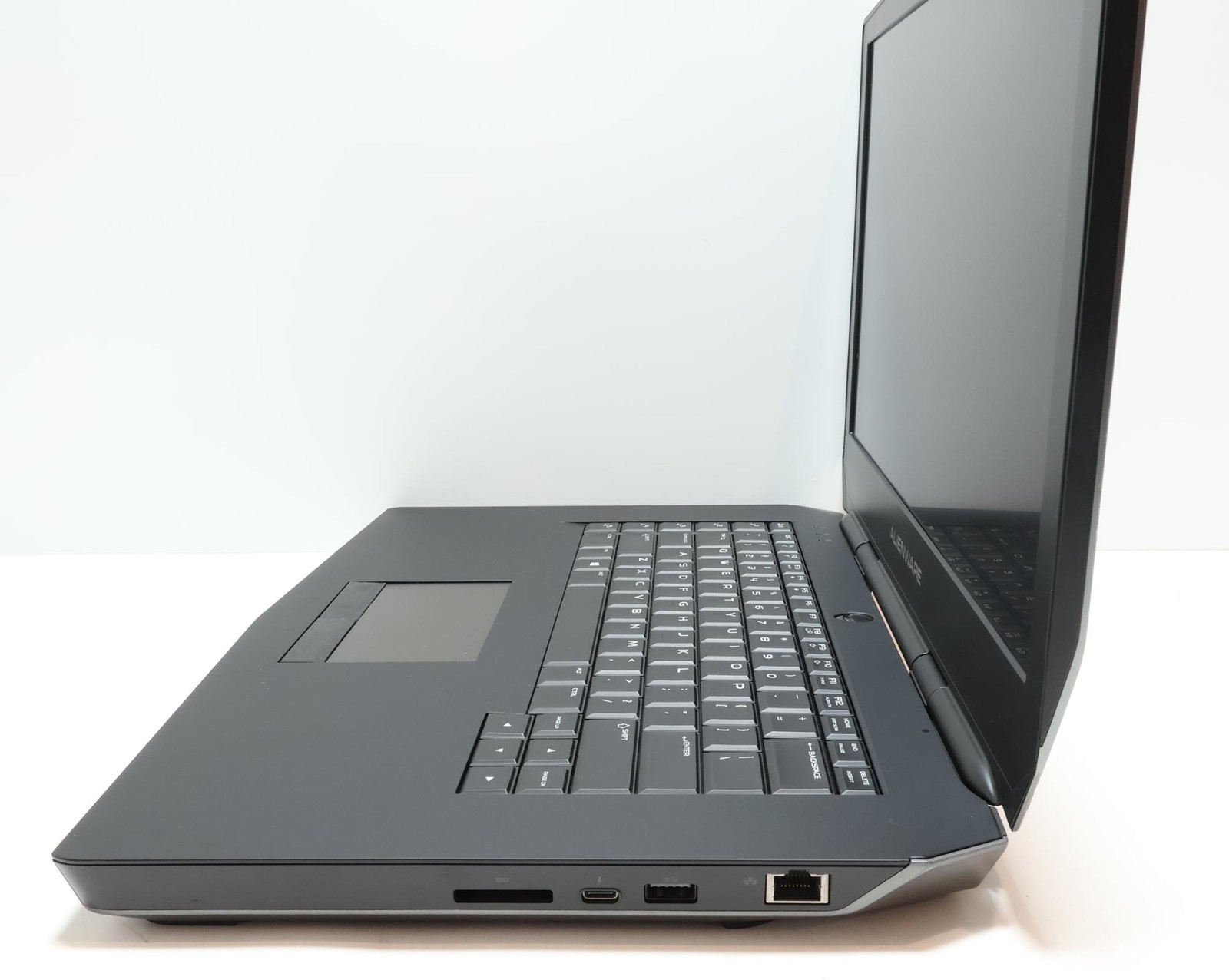 Dell Alienware 15 R2 Core i5-6300HQ 2.3GHz 8GB 128GB 1TB GTX 965M 15.4″