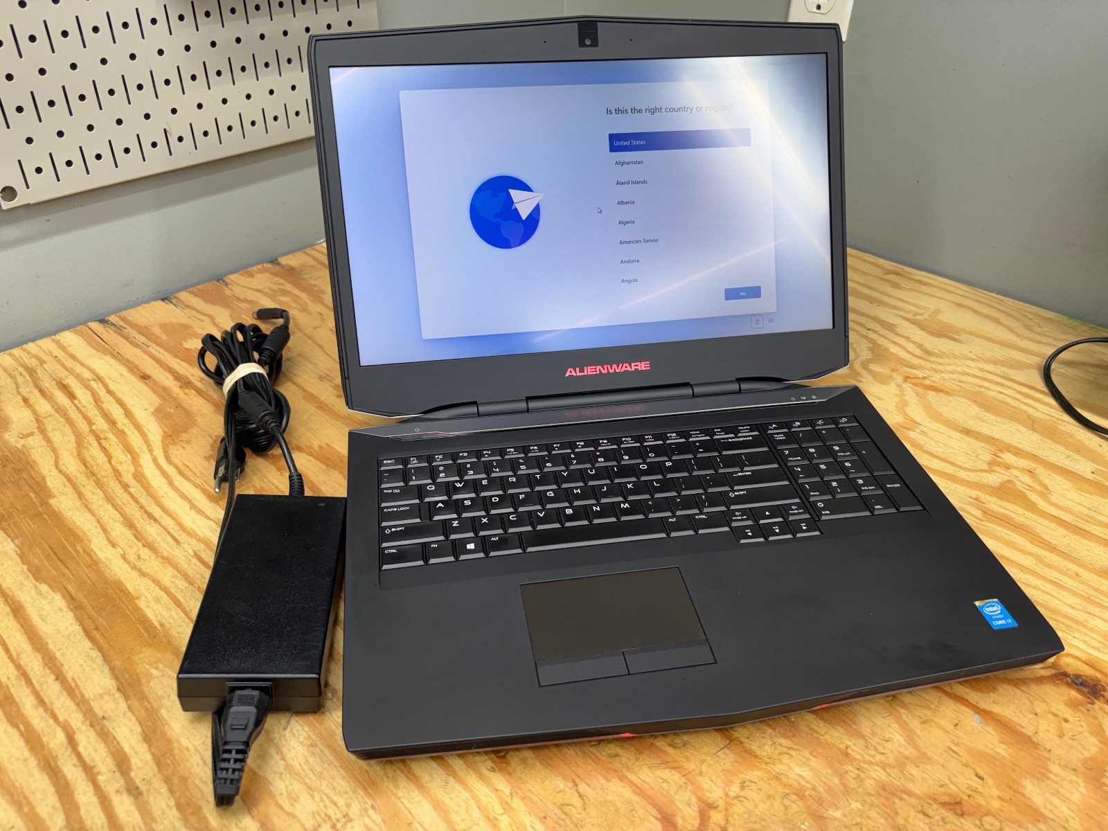 Alienware 17 R1 17.3″ Gaming Laptop i7-4710MQ 8GB 275GB SSD+1TB GTX 860M Win11