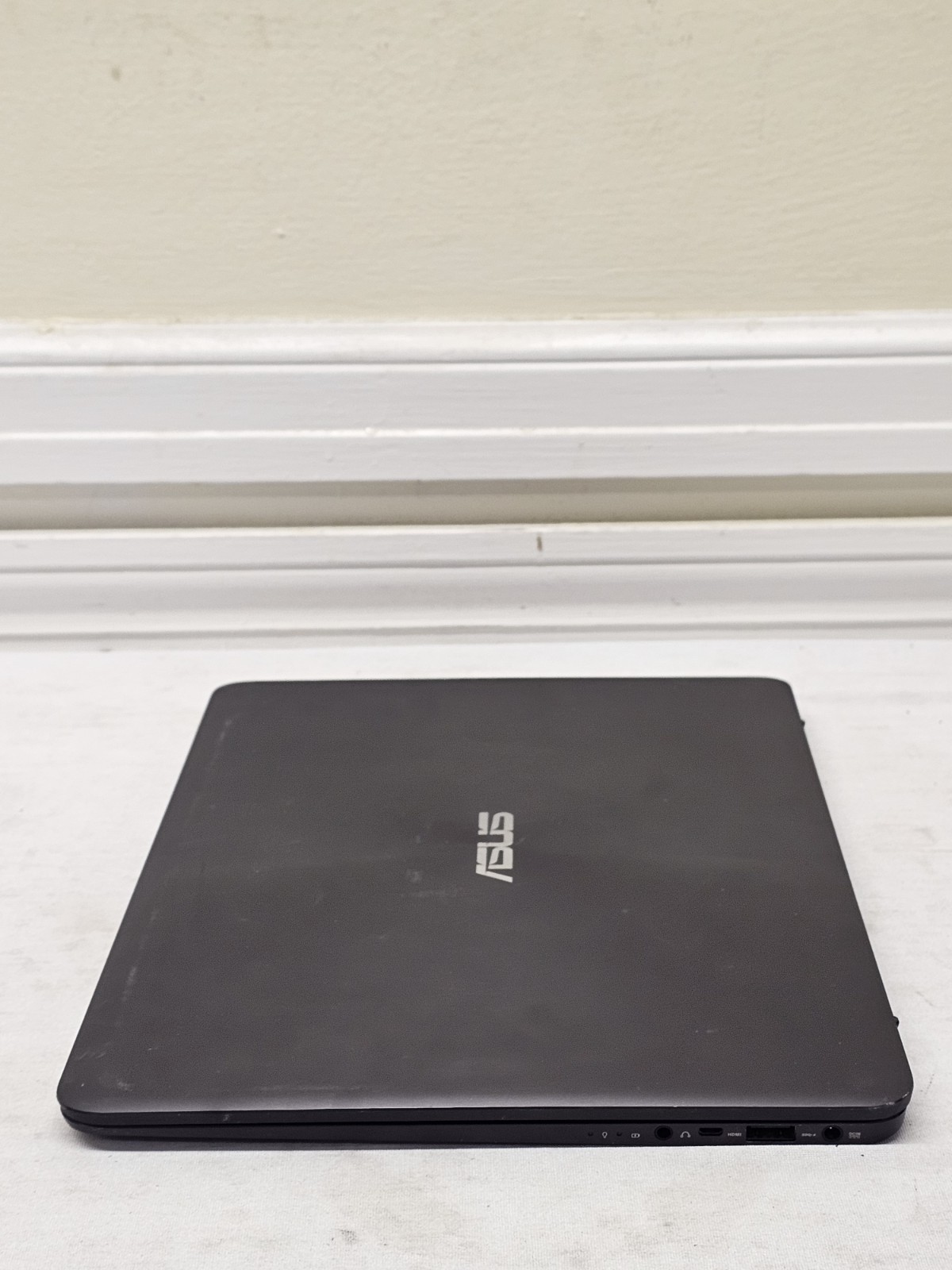 ASUS UX305C Laptop – Intel m3-6Y30 – 8GB RAM – 256GB SSD – BAD BATT – Windows 10