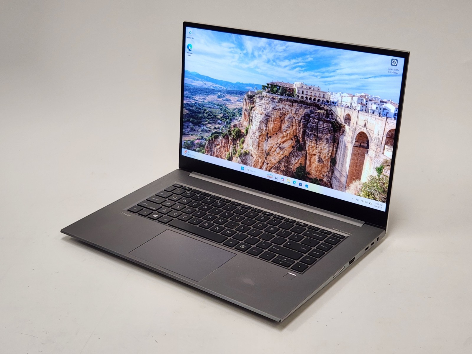 HP ZBook Studio G7 Mobile Workstation i7-10750H 2.6GHz 16GB 512GB T1000 WIN 11