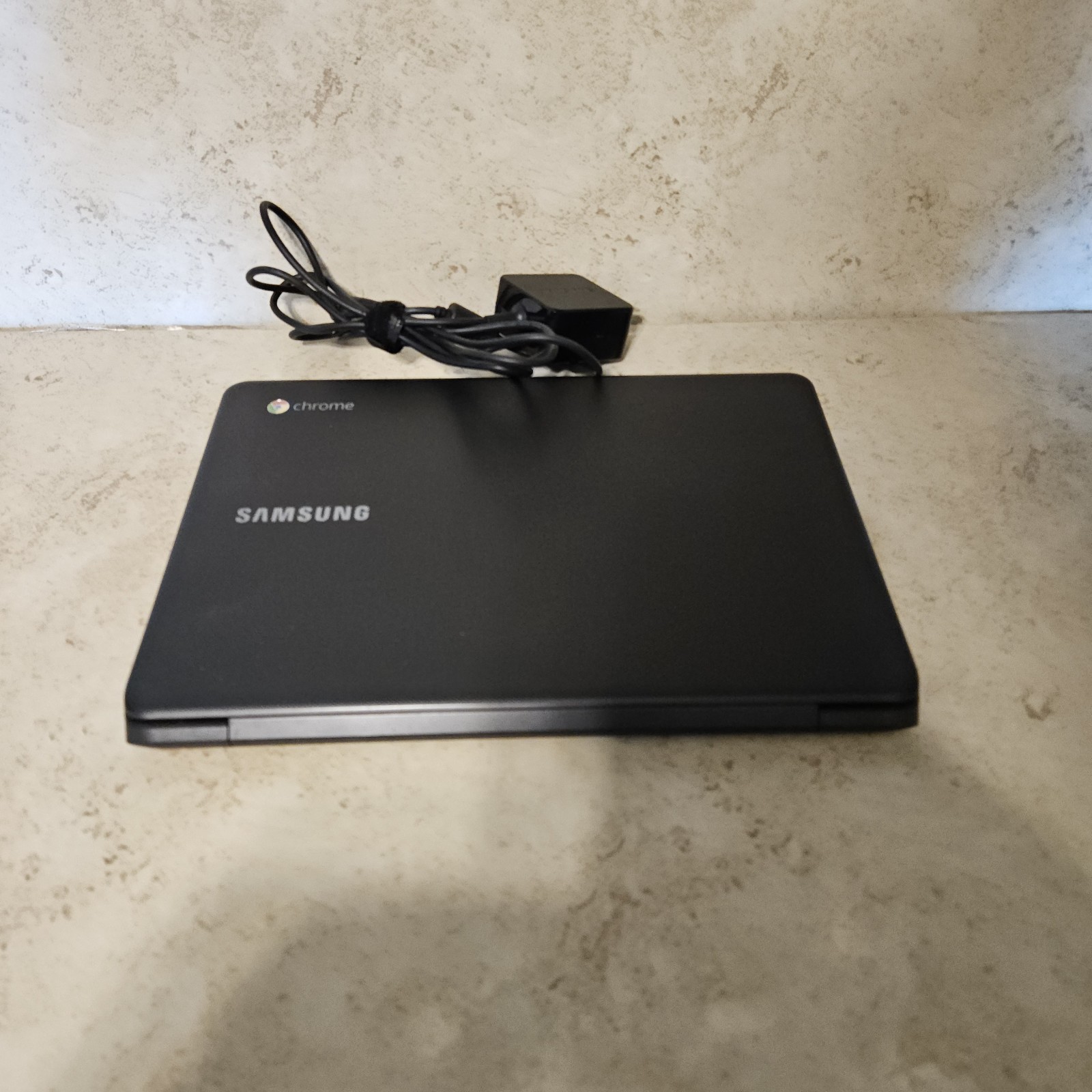 Computer 2016 Samsung Chromebook (Works, Must Use In “Guest Mode”)