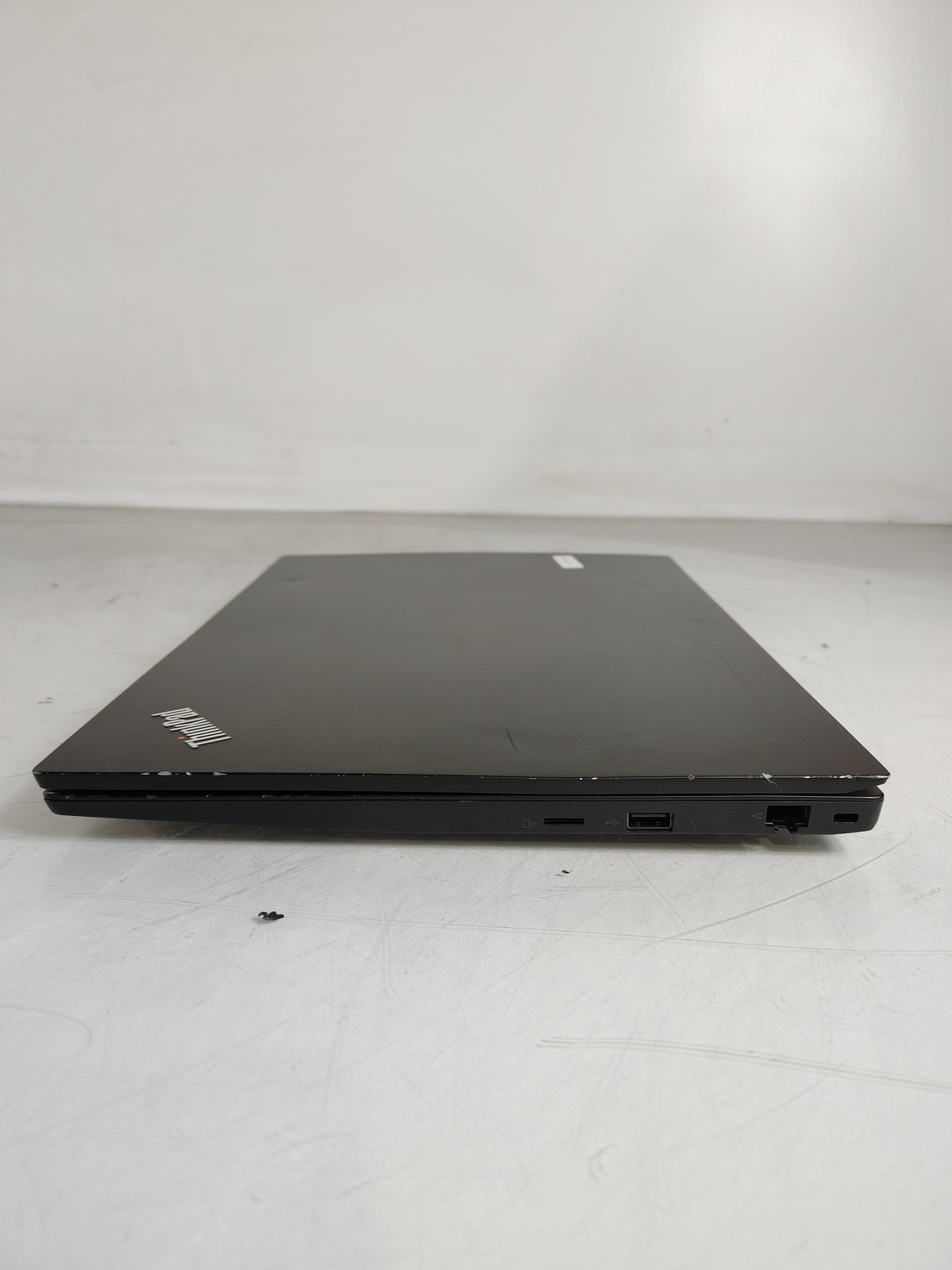 Lenovo ThinkPad E590 Core i7-8565U 1.80 GHz 16 GB DDR4 No HDD