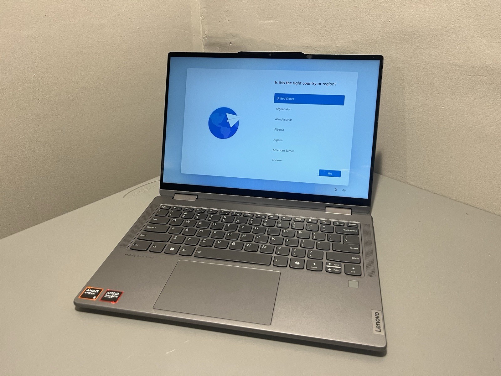 Lenovo Yoga 7 2-in-1 14AHP9 14″ Ryzen 5 8640HS 3.5GHz 8GB RAM 512GB SSD