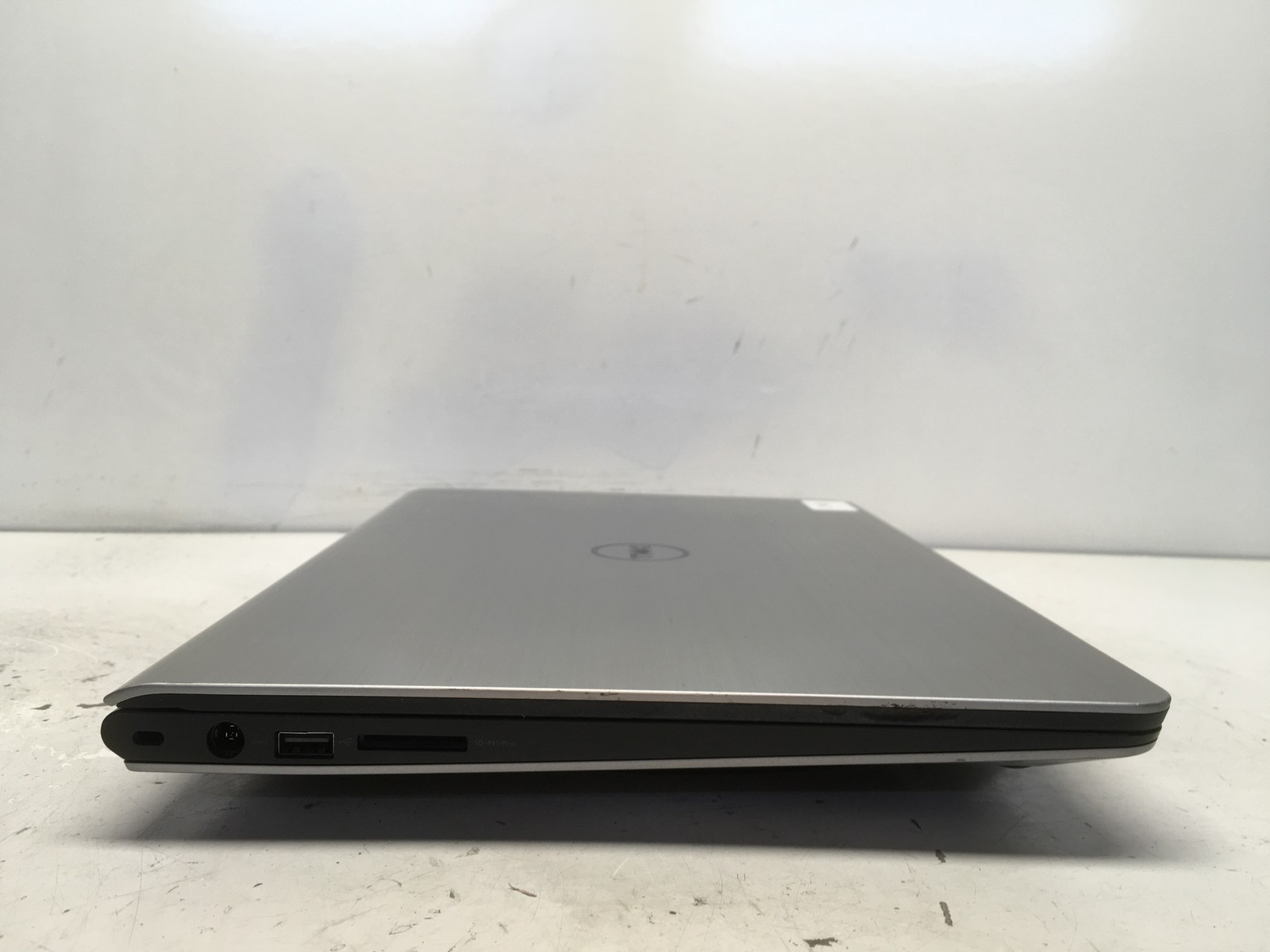 Dell Inspiron 15-5547 Intel i7-4510U 2GHz 8 GB NO HDD No Batt