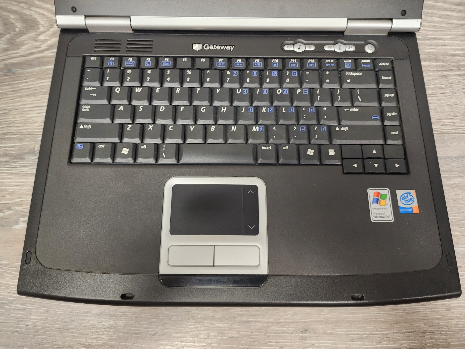 Gateway 7330 7330GZ Laptop PC Intel Pentium 4 @ 1.86GHz 480MB RAM NO HDD READ