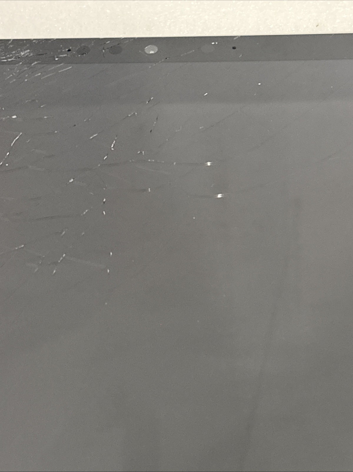 Microsoft Surface Pro 7 12.3″ (128GB, Intel i5-10th, 8GB) – Platinum *Cracked*