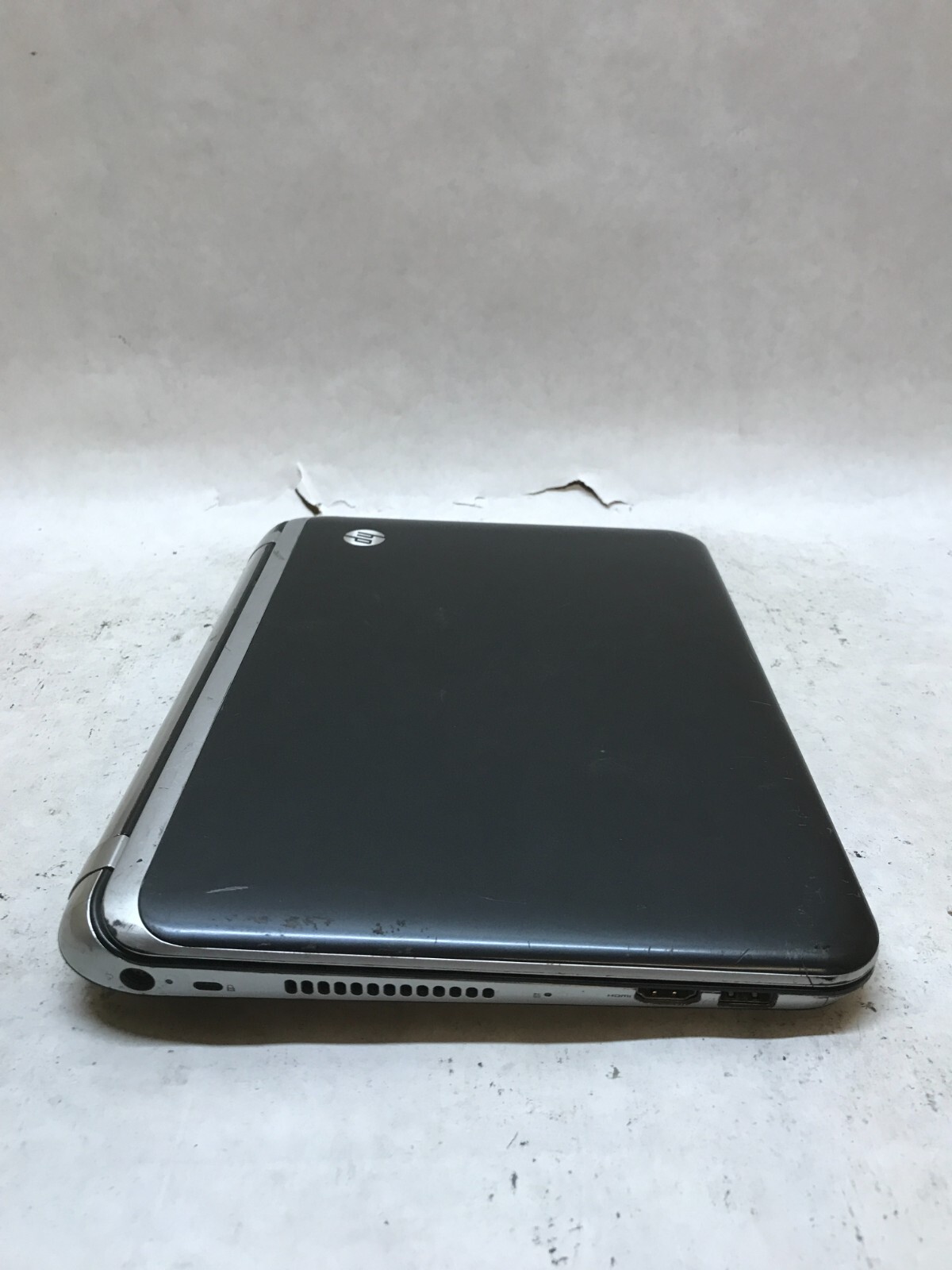 HP 3115m 11″ Laptop AMD E-Series 4GB RAM NO HDD/OS For Parts/Repair Cracked – DW