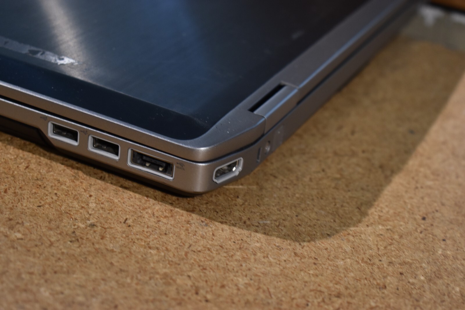 Dell Latitude E6420 Intel Core i5-2520M 4GB 320GB Windows XP NVidia NVS 4200M