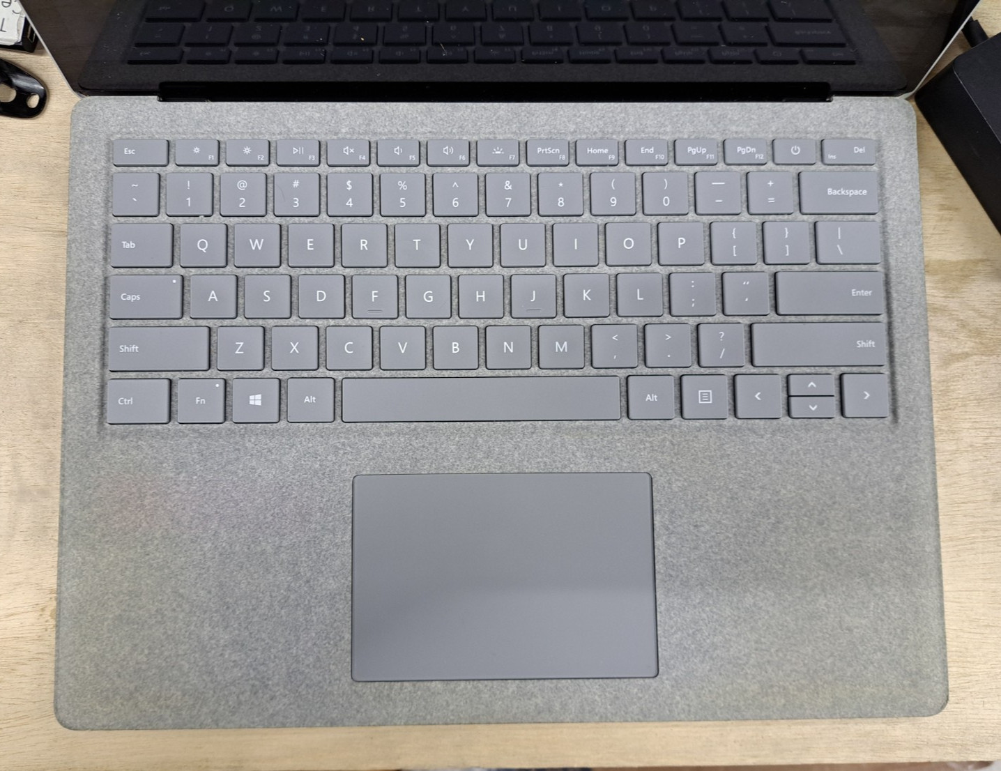 Microsoft Surface Laptop 1769 Touch i7-7660U 2.50GHz 16GB RAM 1TB SSD Win 11 Pro