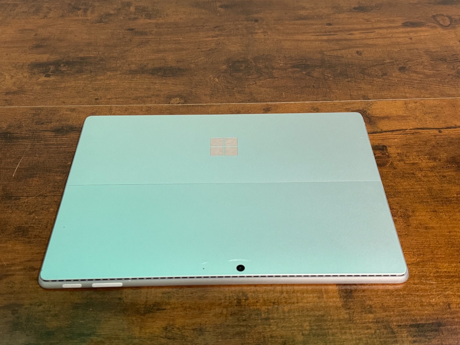 Microsoft Surface Pro 9 i5-1245U 16GB RAM 256GB SSD Win 11 Pro W/Charger